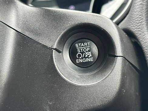 Used 2019 Jeep Compass Latitude AWD/4WD image 25