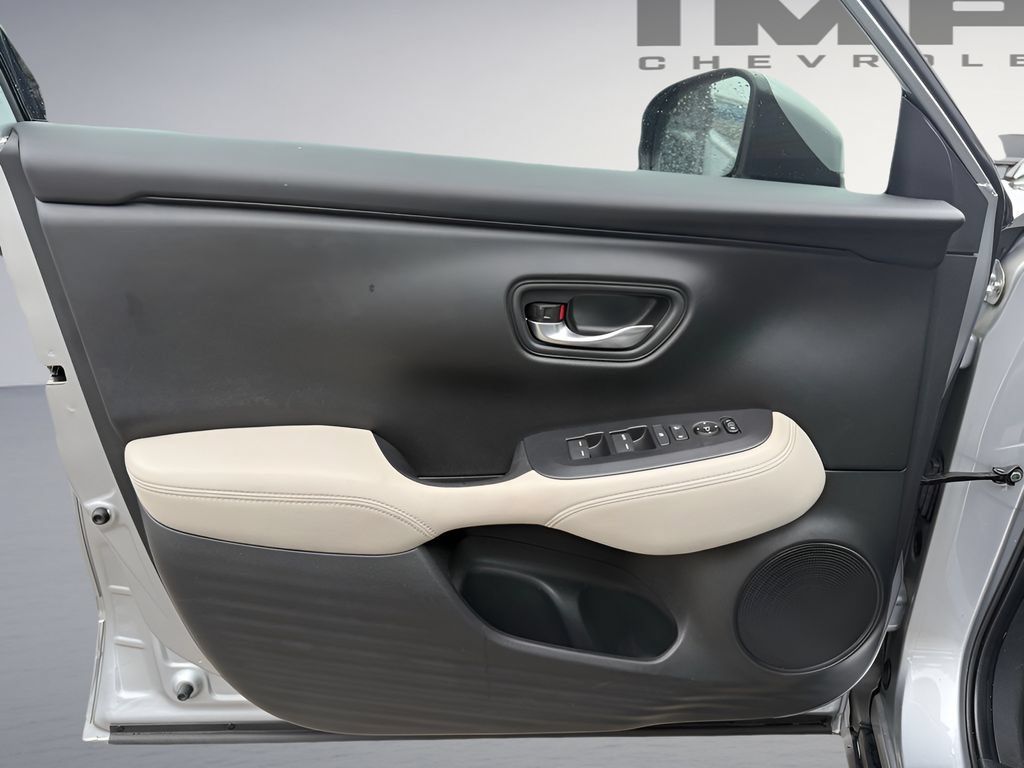 Used 2025 Honda HR-V LX image 15