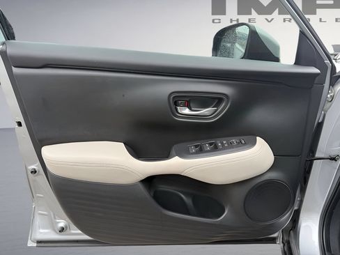 Used 2025 Honda HR-V LX image 15