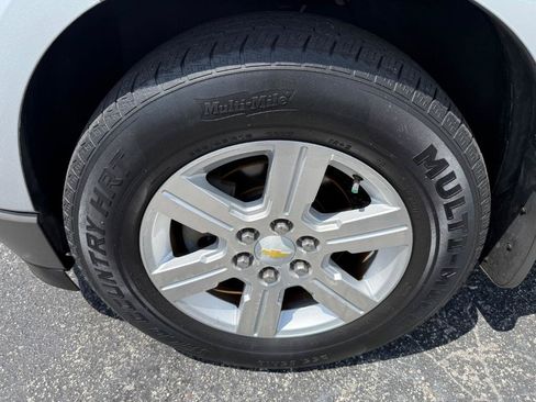 Used 2012 Chevrolet Traverse LT FWD image 7