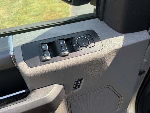 Used 2017 Ford F150 XLT w/ Equipment Group 302A Luxury AWD/4WD image 7