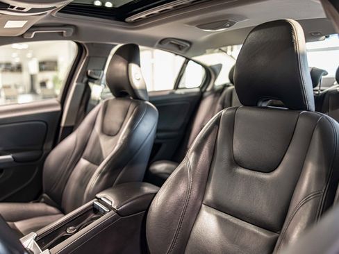 Used 2017 Volvo S60 T5 Inscription w/ Technology Package image 17