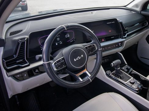 Used 2025 Kia Sportage EX FWD image 6