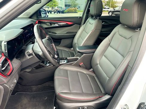 Used 2024 Chevrolet TrailBlazer RS w/ Convenience Package FWD image 8