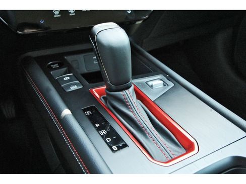 New 2025 Nissan Kicks SR FWD image 19