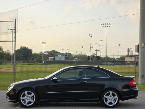 Used 2009 Mercedes-Benz CLK 350 Coupe image 27