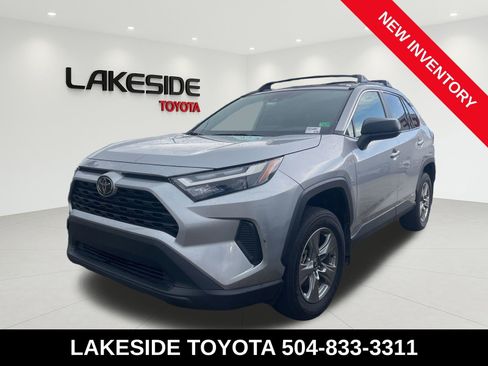 Used 2025 Toyota RAV4 LE AWD/4WD image 1