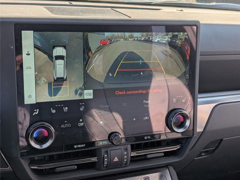 Used 2024 Lexus GX 550 w/ Accessory Package (Z1) image 30