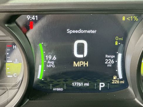 Used 2025 Jeep Wrangler Unlimited Sahara AWD/4WD image 15