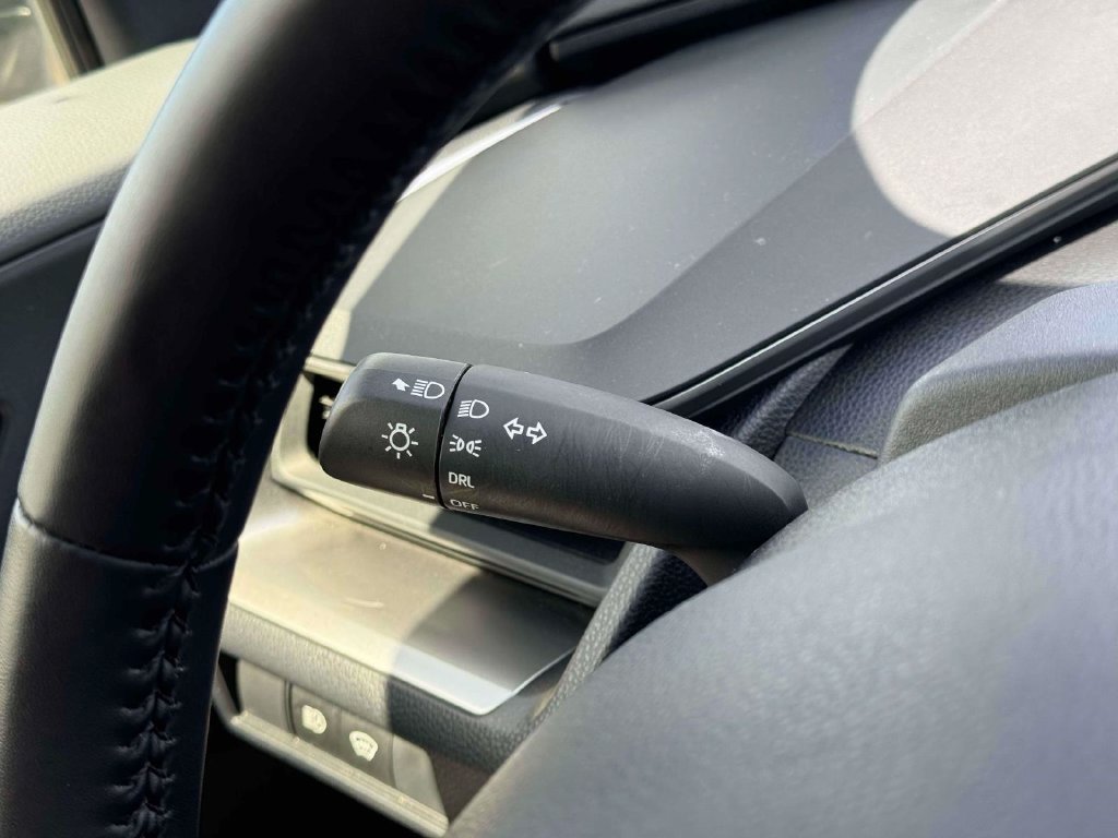 Used 2025 Toyota Prius LE FWD image 21