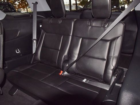 Certified 2023 Ford Explorer XLT w/ Equipment Group 202A image 15