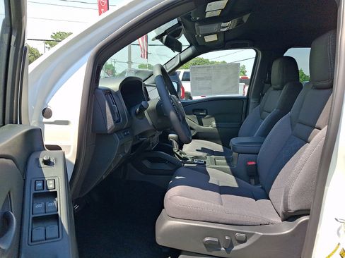 New 2026 Nissan Frontier SV w/ All-Weather Content Package AWD/4WD image 10