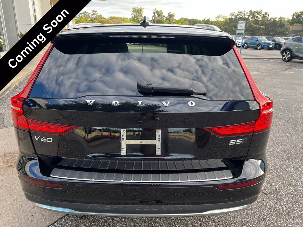 Certified 2024 Volvo V60 B5 Cross Country Plus w/ Protection Package Premier AWD/4WD image 6