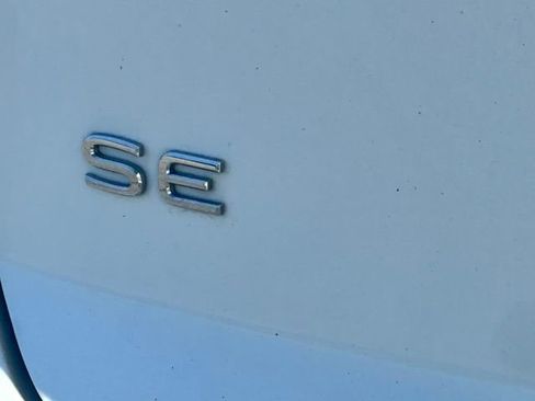 Used 2024 Volkswagen Atlas Cross Sport SE w/ Panoramic Sunroof Package AWD/4WD image 5