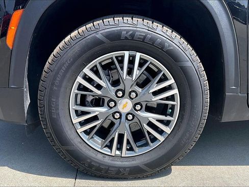 Used 2024 Chevrolet Traverse LT FWD image 34