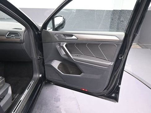 Used 2022 Volkswagen Tiguan SEL R-Line image 12