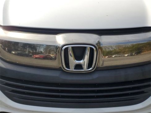 Used 2021 Honda HR-V EX-L image 10