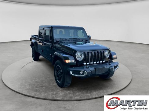 Used 2021 Jeep Gladiator Overland w/ Popular Equipment Package AWD/4WD image 3