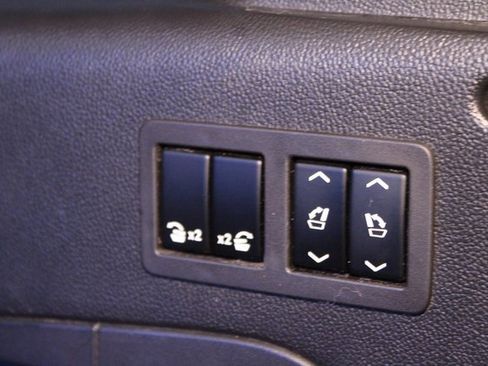 Used 2017 GMC Yukon XL SLT image 18