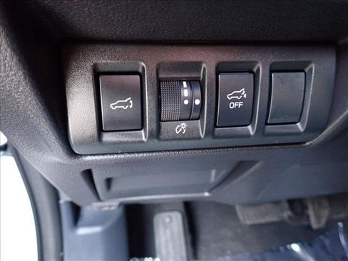 Used 2024 Subaru Outback Premium AWD/4WD image 17