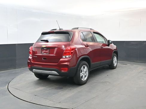 Used 2022 Chevrolet Trax LT w/ LT Convenience Package image 5