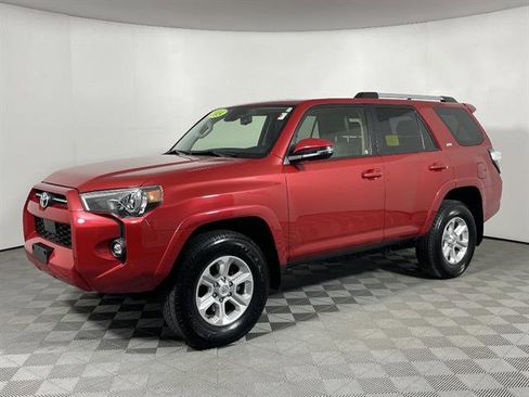 Certified 2024 Toyota 4Runner SR5 Premium w/ Moonroof Package AWD/4WD image 3