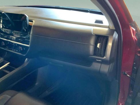 Used 2023 Nissan Pathfinder SL image 22