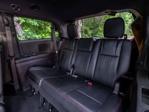 Used 2020 Dodge Grand Caravan GT FWD image 13