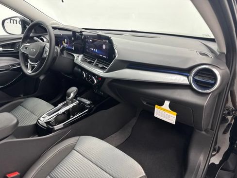 Used 2026 Chevrolet Trax LT w/ Driver Confidence Package FWD image 28