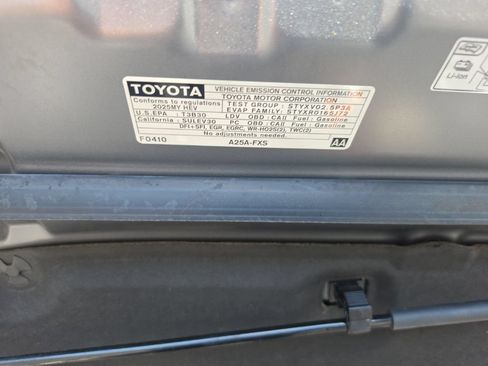 Used 2025 Toyota Camry SE FWD image 13