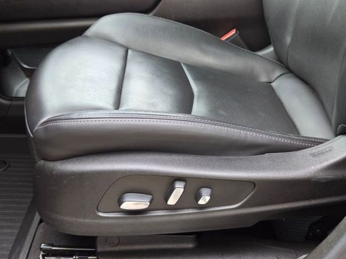 Used 2023 Cadillac XT6 Premium Luxury w/ Technology Package image 28