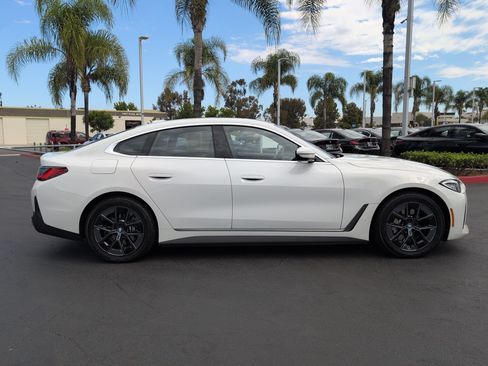 Used 2023 BMW i4 eDrive40 RWD image 11
