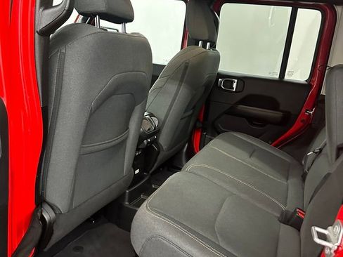 Used 2025 Jeep Wrangler Unlimited Sahara w/ Safety Group AWD/4WD image 24