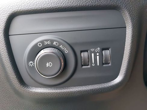 Used 2022 Jeep Grand Cherokee Trailhawk AWD/4WD image 22