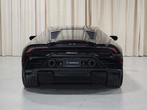 Used 2023 Lamborghini Huracan EVO image 13