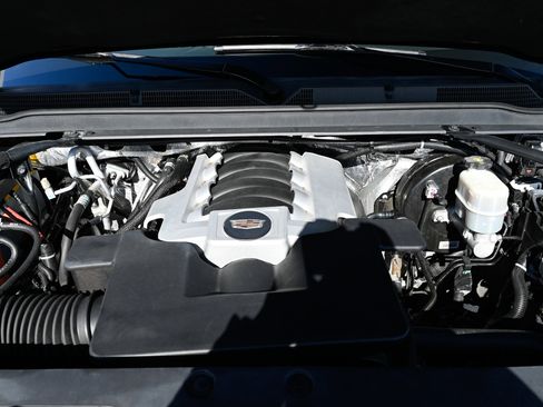 Used 2017 Cadillac Escalade ESV Luxury image 63