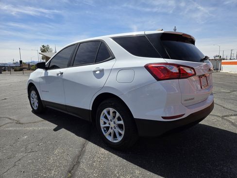 Used 2020 Chevrolet Equinox LS w/ LS Convenience Package FWD image 3