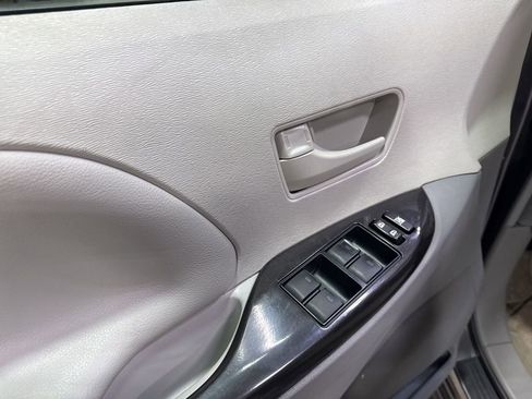 Used 2011 Toyota Sienna LE w/ Towing Pkg image 24