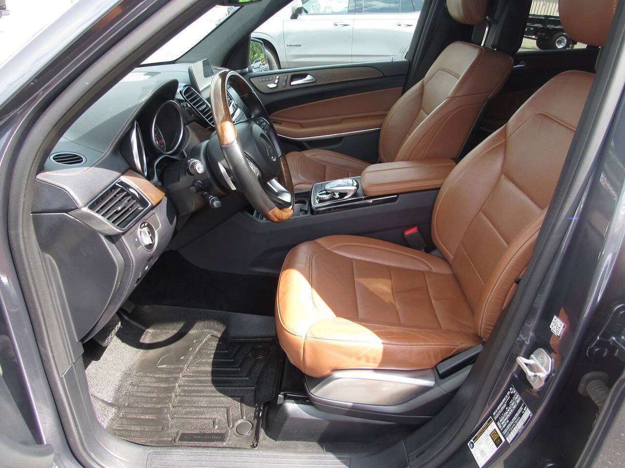 Used 2017 Mercedes-Benz GLS 550 4MATIC image 22