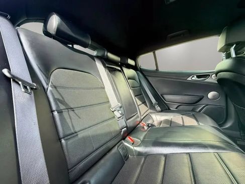 Used 2018 Kia Stinger GT2 AWD/4WD image 12