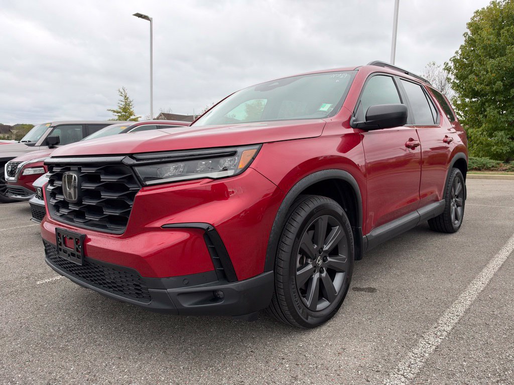 Used 2024 Honda Pilot Sport image 1