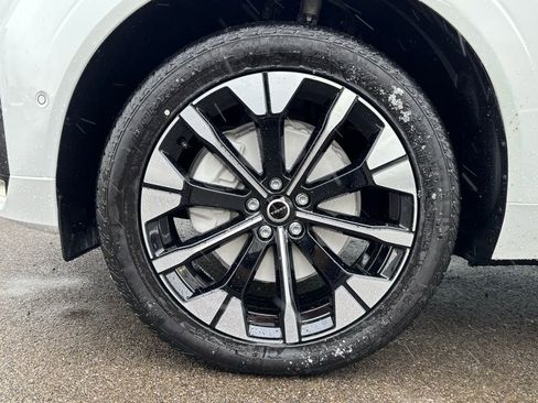 New 2026 Volvo XC60 B5 Plus w/ Climate Package image 9