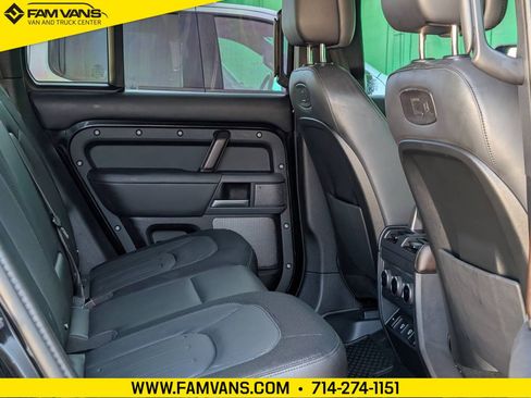Used 2022 Land Rover Defender 110 X-Dynamic HSE image 12