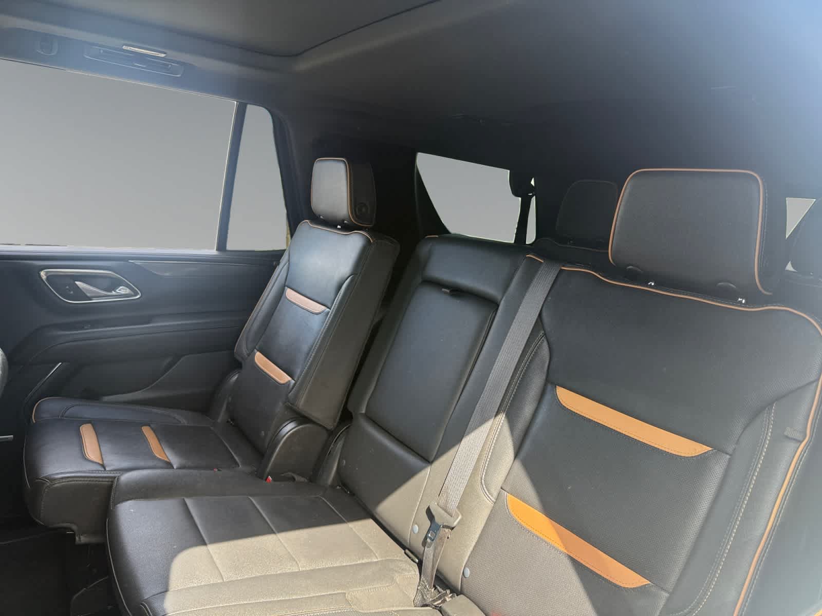 Used 2023 GMC Yukon AT4 w/ Technology Package AWD/4WD image 13
