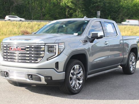 Used 2025 GMC Sierra 1500 Denali w/ Denali Reserve Package AWD/4WD image 3