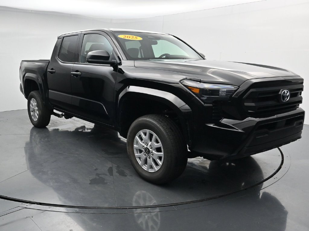 Used 2025 Toyota Tacoma SR AWD/4WD image 2