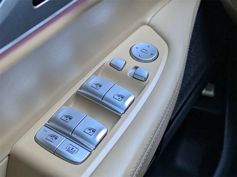 Used 2022 BMW 750i xDrive w/ Luxury Rear Seating Package image 25