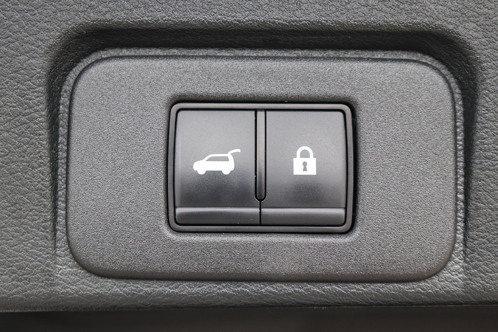 Used 2025 Nissan Rogue SV AWD/4WD image 26