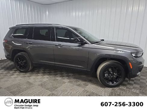 Used 2024 Jeep Grand Cherokee L Laredo AWD/4WD image 1