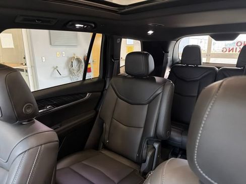 Used 2024 Cadillac XT6 Premium Luxury w/ LPO, Floor Liner Package AWD/4WD image 17